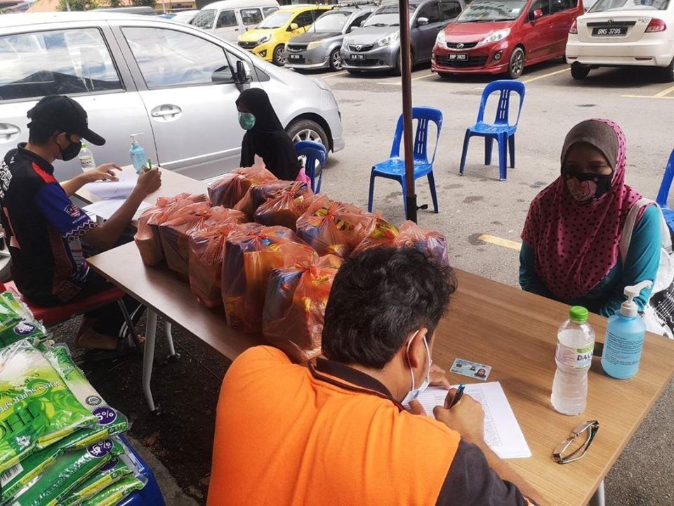 உணவு உதவித் திட்டத்திற்கு மேரு தொகுதி 100,000 வெள்ளி ஒதுக்கீடு