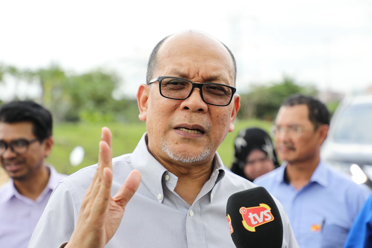Selangor Agro Market offers chicken, beef meat below price control scheme