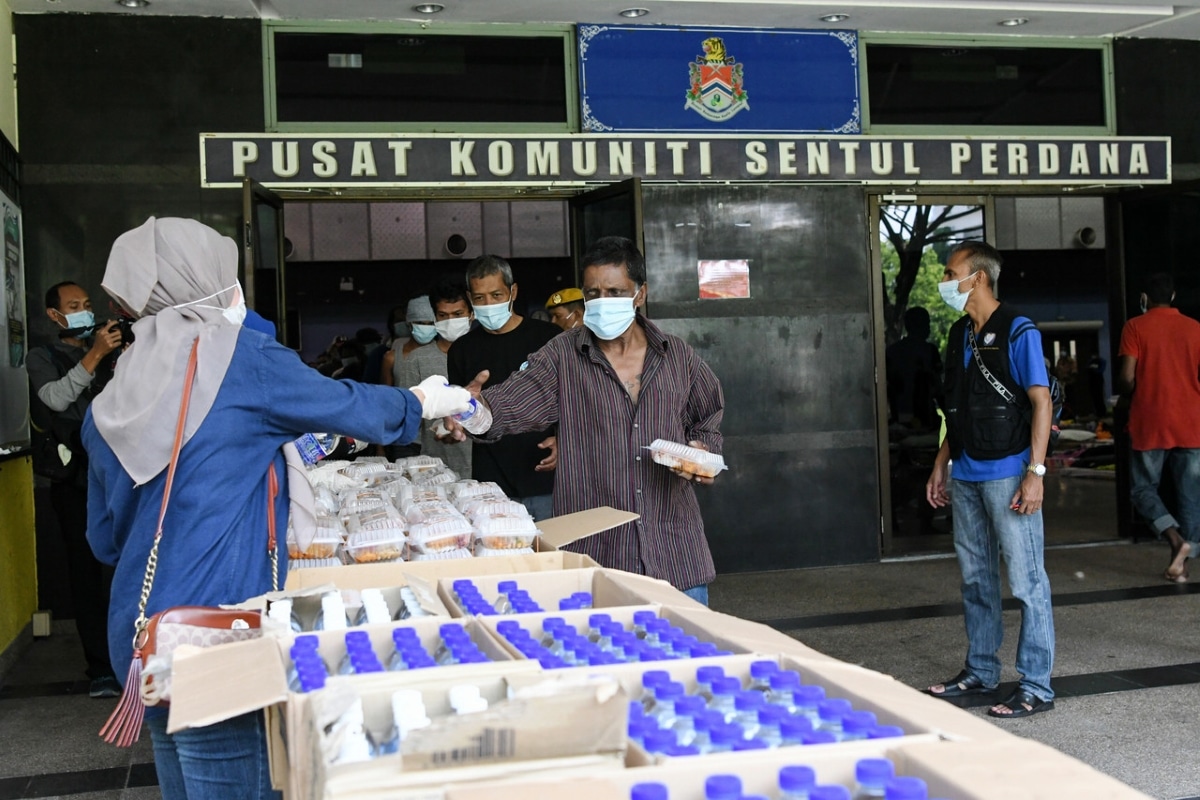 DBKL rounds up 140 homeless people around city centre