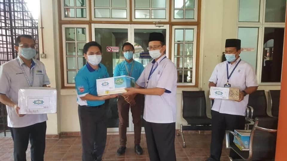 Mais hargai petugas LZS, sumbang set makanan ringan