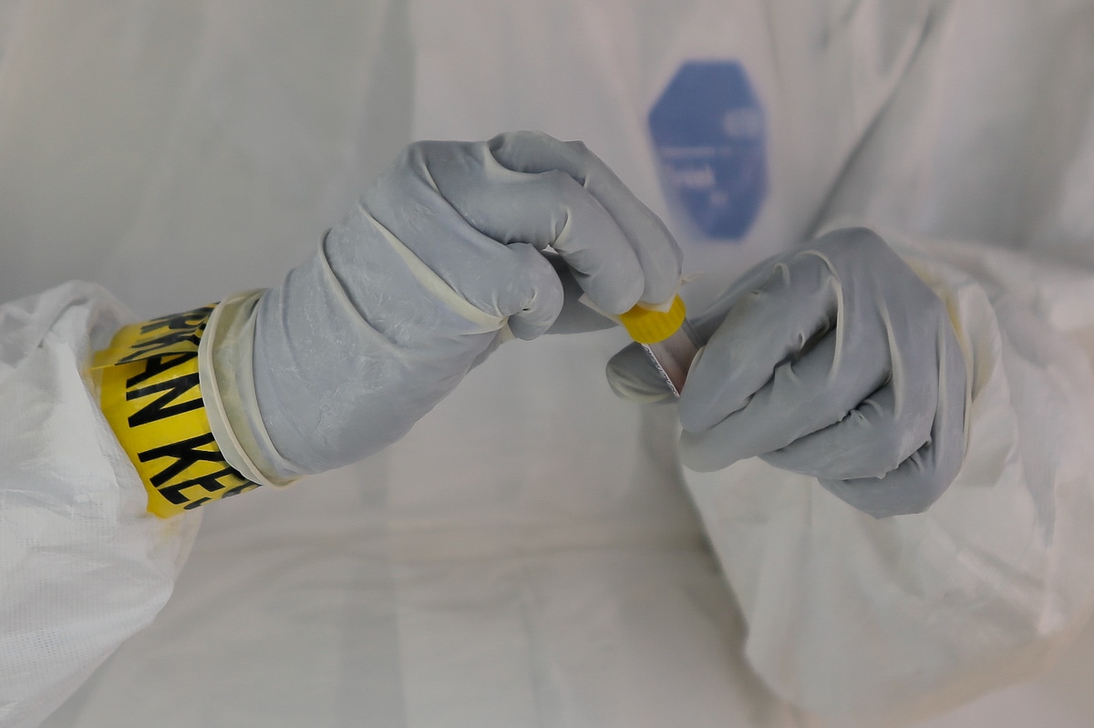 Saringan percuma pandu lalu untuk warga emas, individu bergejala