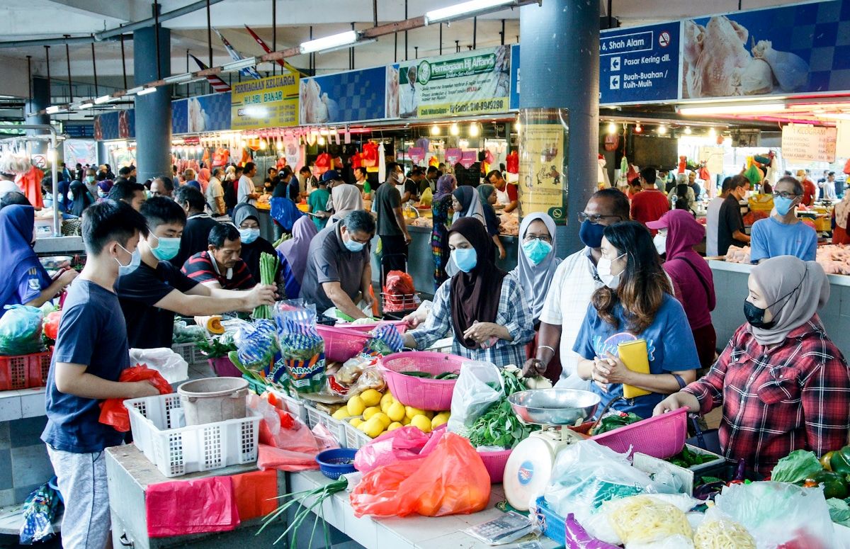 500小贩商援金申请反应热  逾1.7万人申请.3500人已获援金