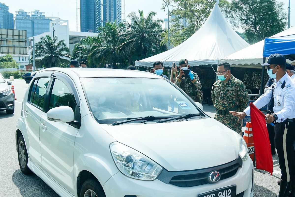 சாலைத் தடுப்பு நேரங்களிலும் வாகன போக்குவரத்து அதிகம் - மந்திரி பெசார்