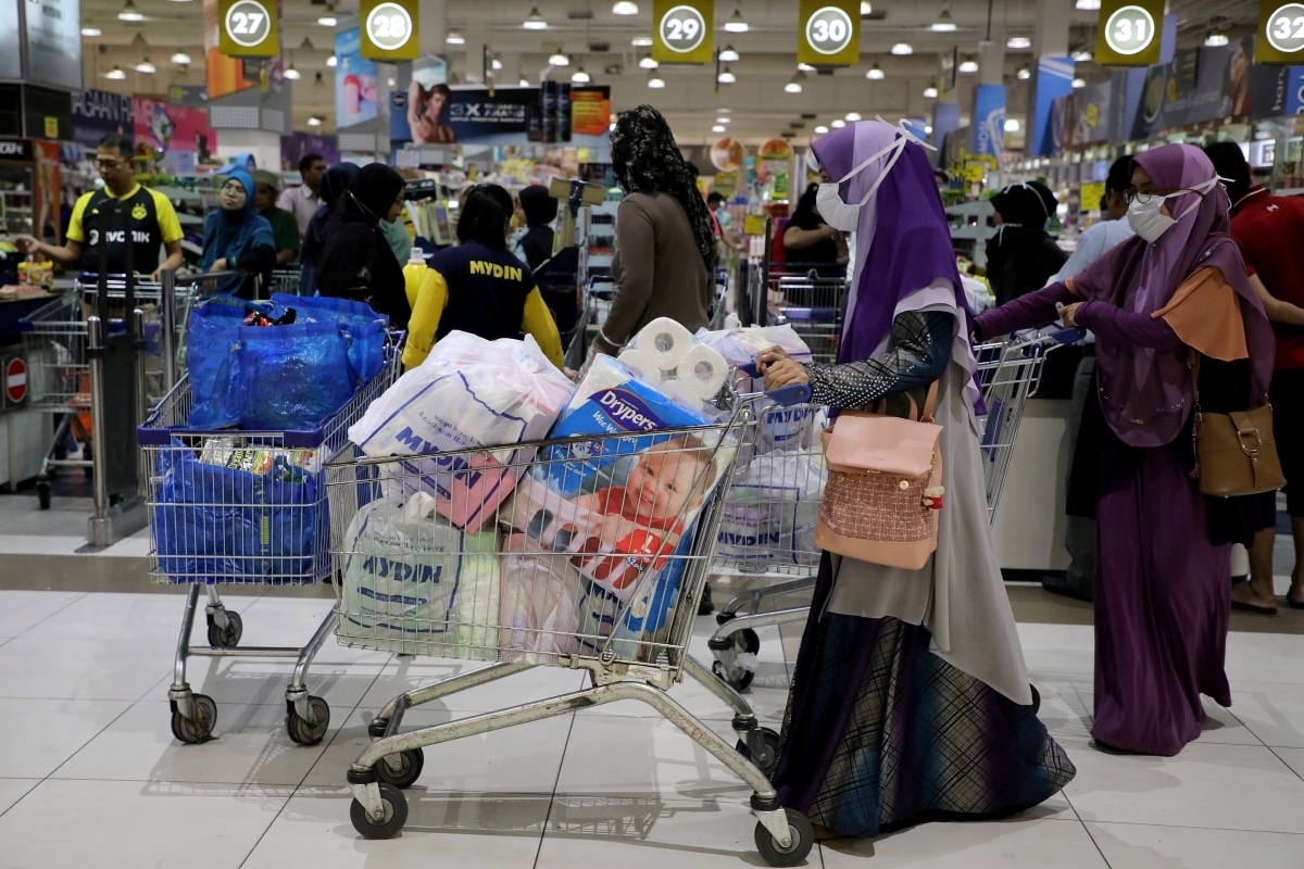 Businesses positive on second quarter prospects but remain cautious