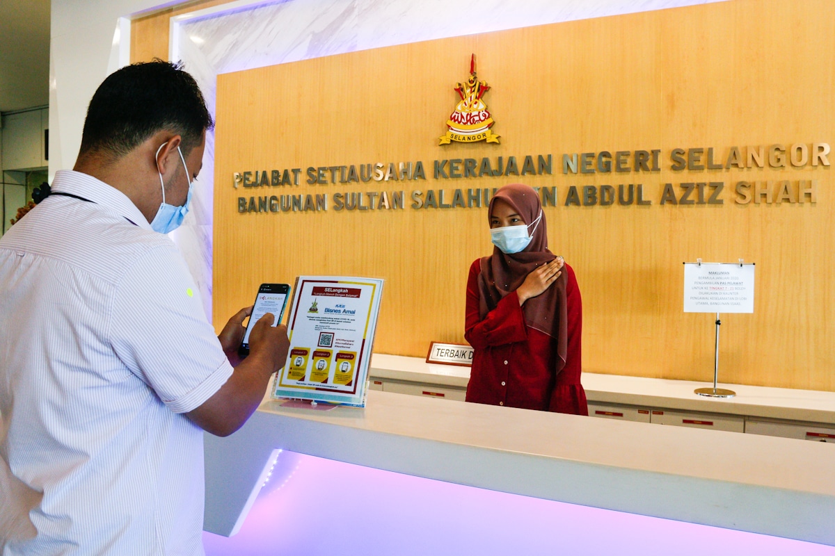 Selangor civil servants must adapt to digital ecosystem, says MB