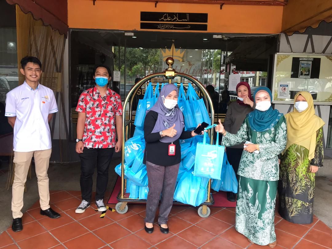 Hargai Media Selangor, KDEBWM sumbang biskut raya