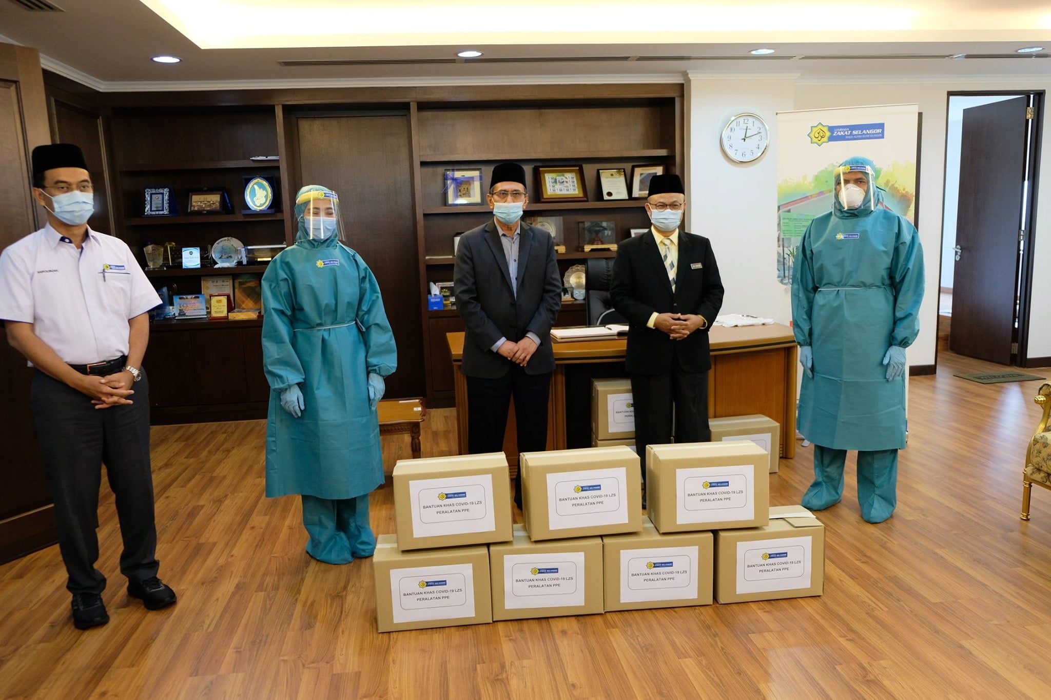 LZS sumbang 2,000 PPE bantu petugas hadapan kesihatan