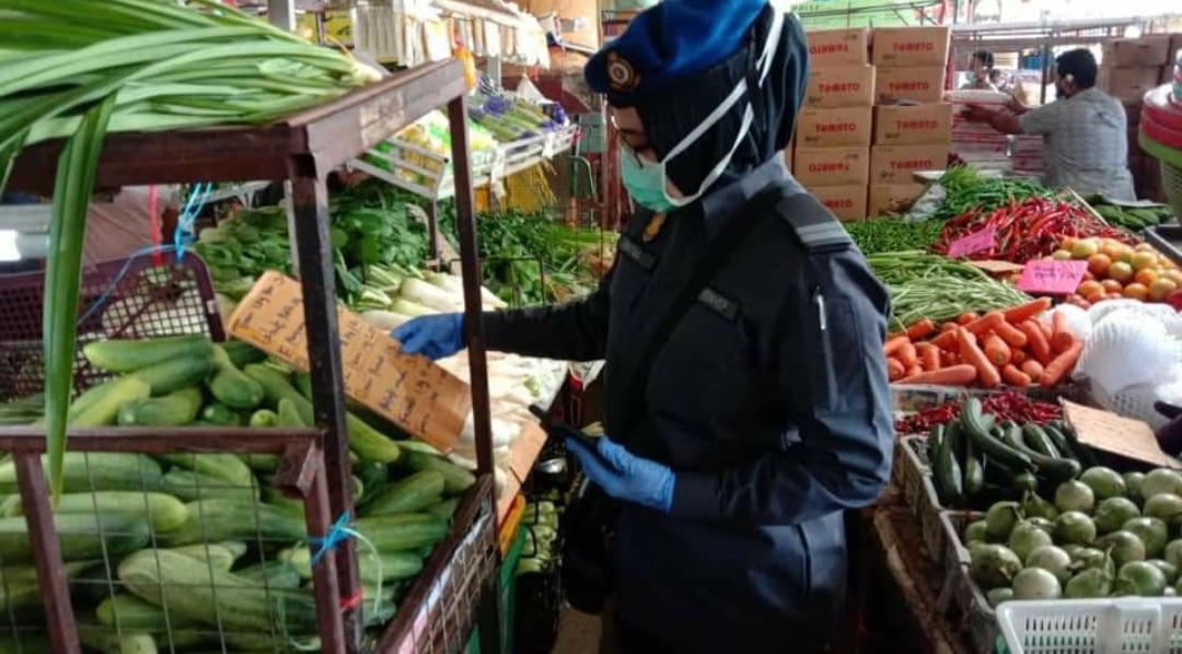 Kesalahan tanda harga, dua premis dikenakan tindakan