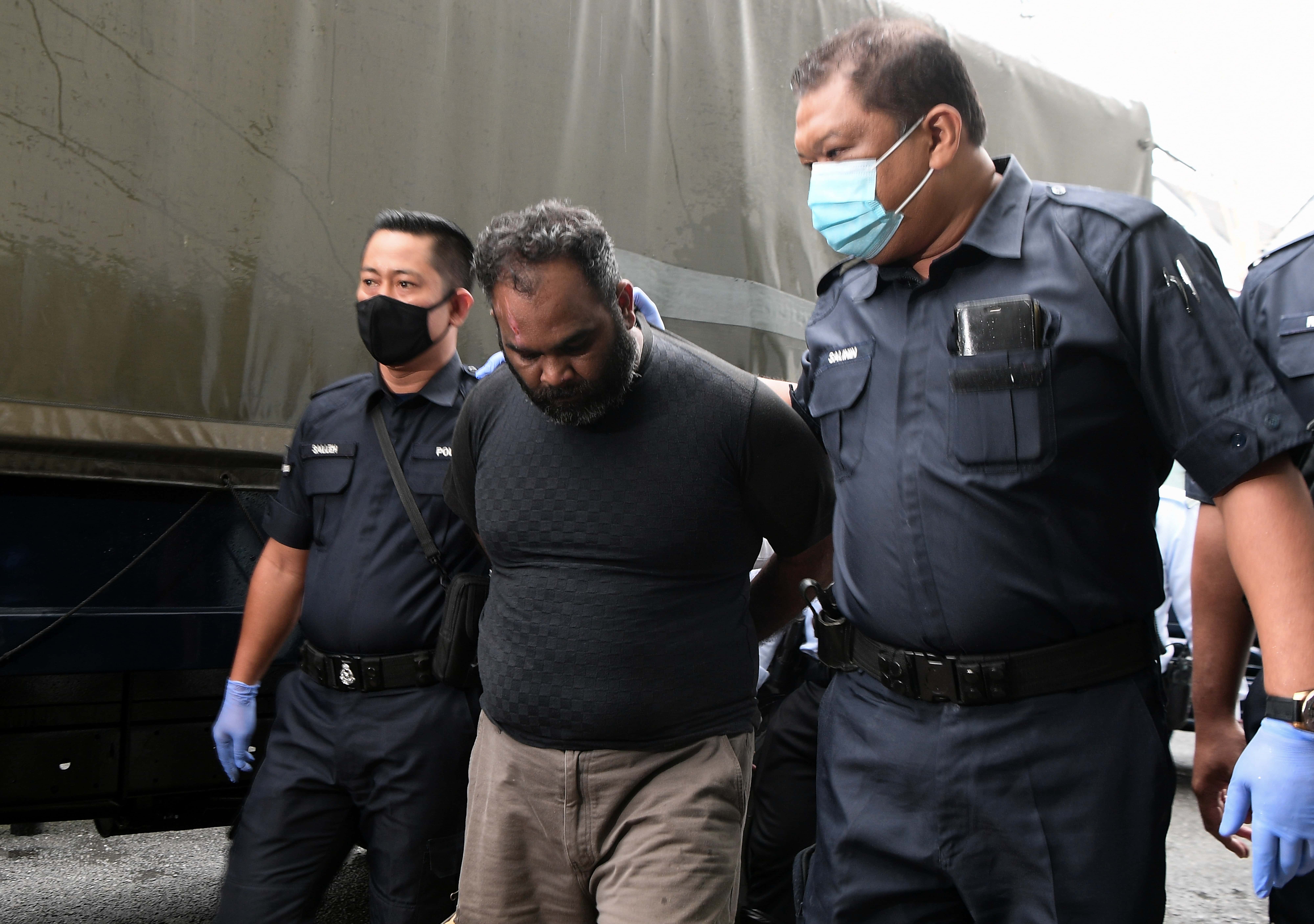 Langgar polis: Ahli perniagaan tidak mengaku bersalah