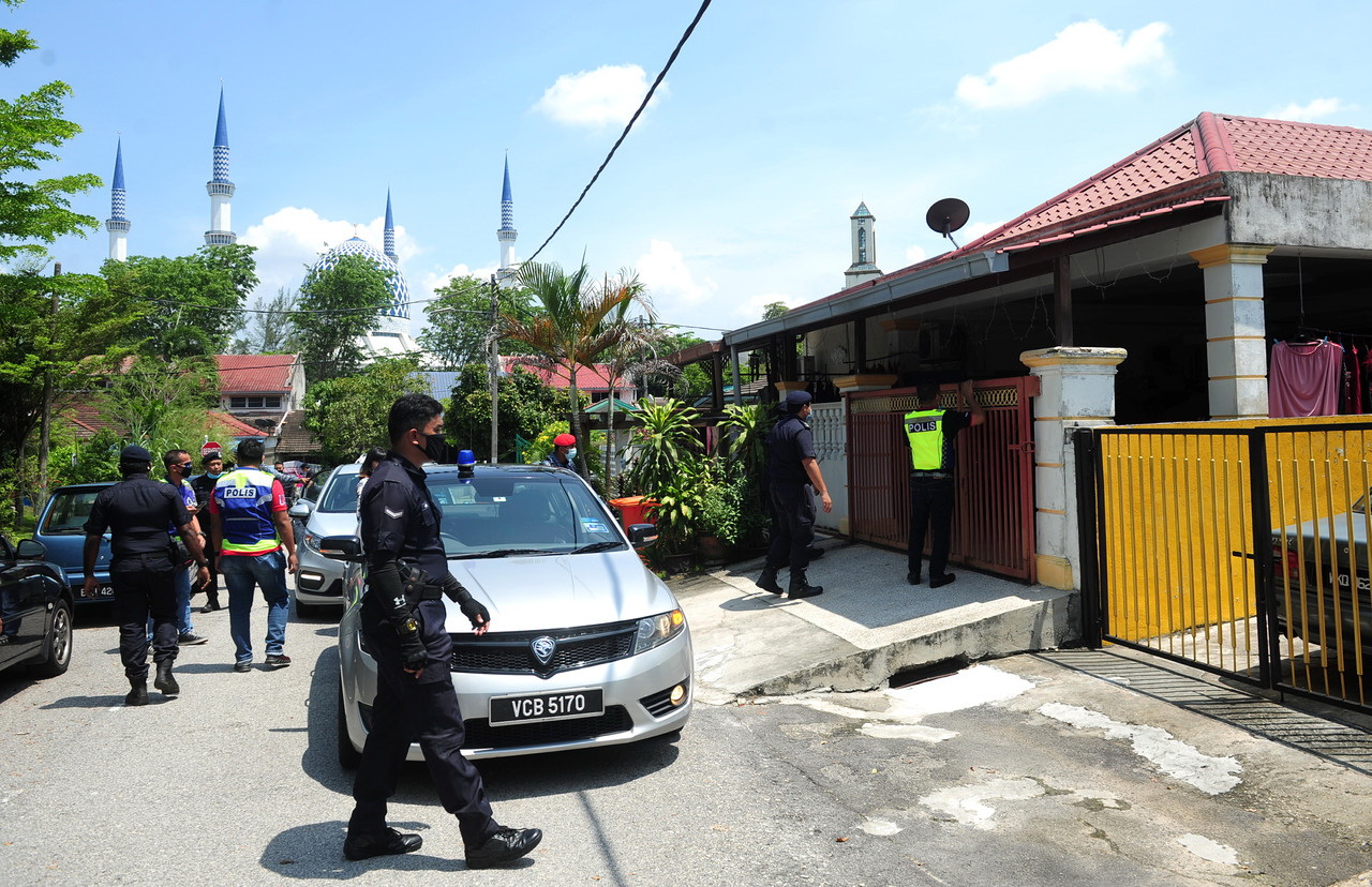 Maklum kepada polis jika jiran langgar SOP Aidilfitri