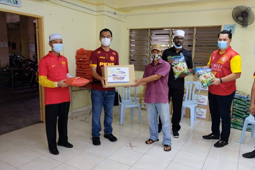 LZS santuni 300 asnaf terkesan pada Ramadan