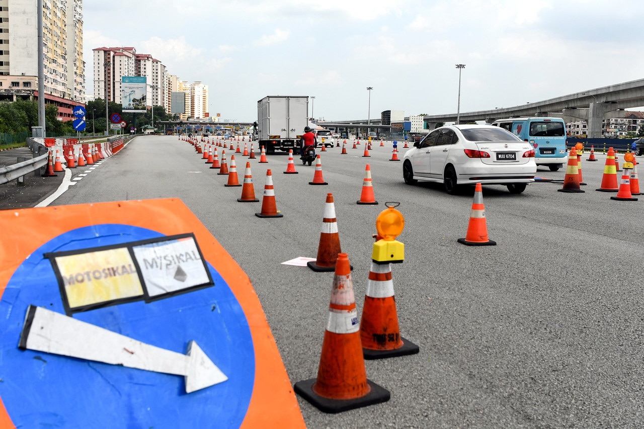 Sekatan jalan raya di semua laluan keluar Lembah Klang