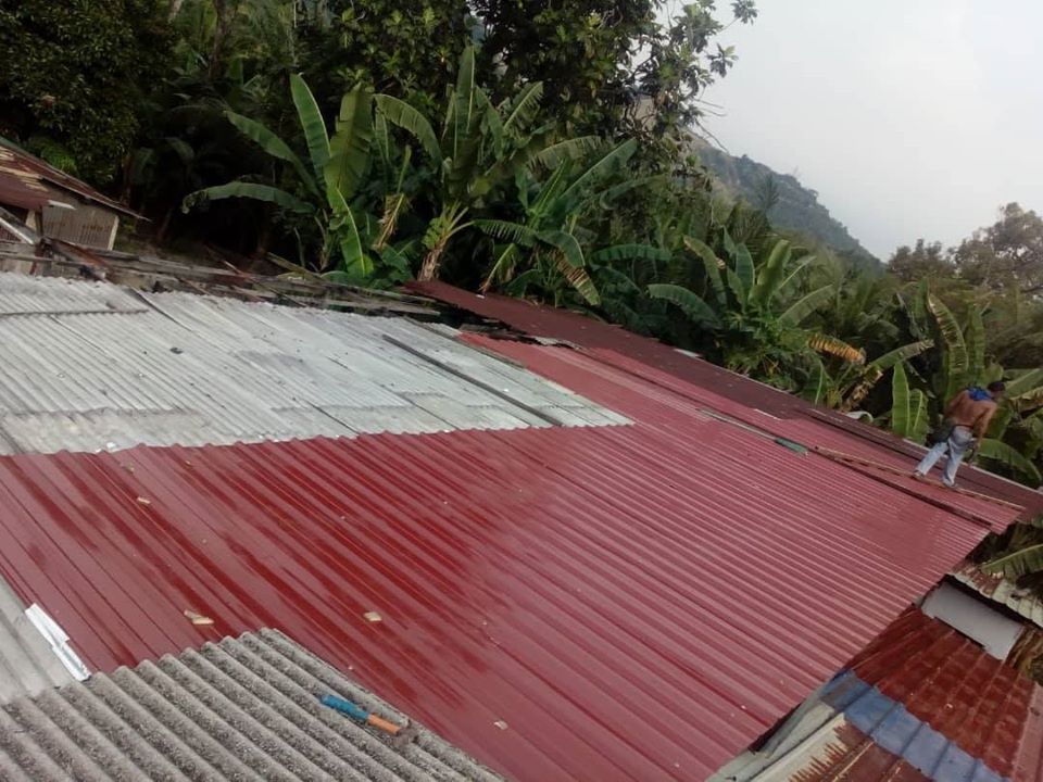Mangsa ribut terima bantuan baik pulih bumbung rumah