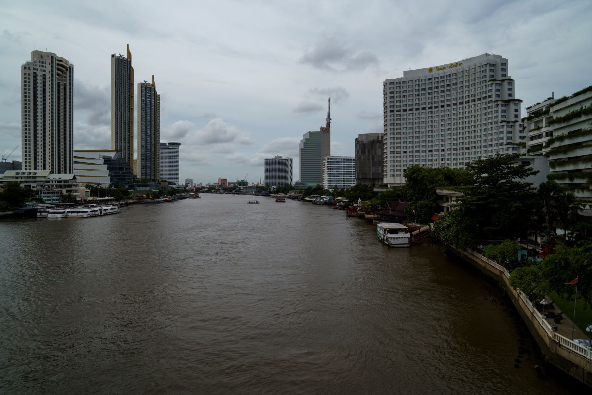 Thailand to re-open bars and allow in some foreign travellers