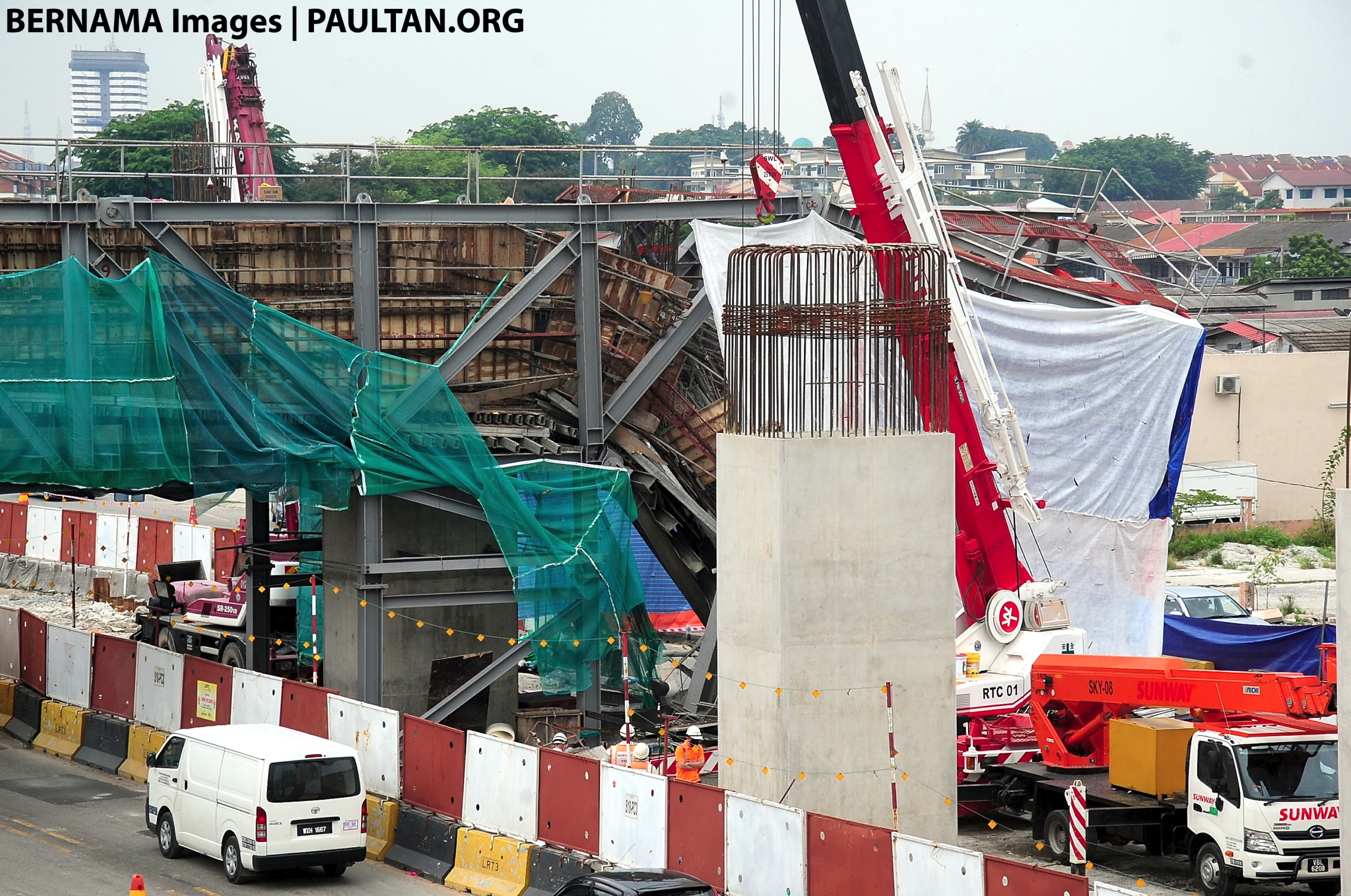 Struktur bengkok punca kerangka besi LRT3 runtuh
