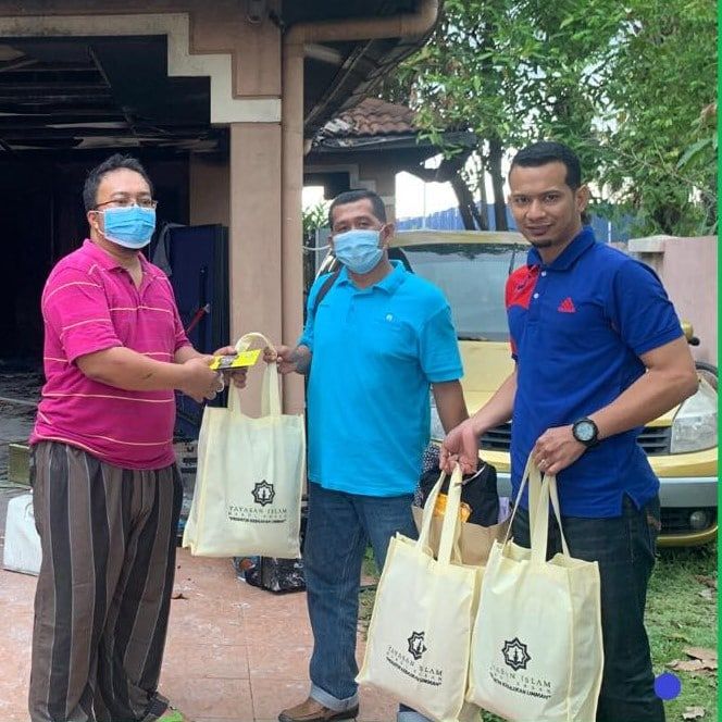 Yide santuni mangsa kebakaran Taman Cahaya Alam