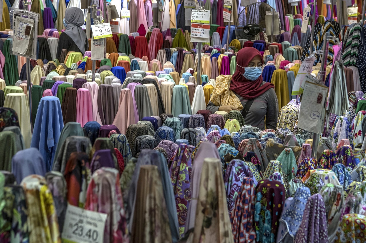 KPDNHEP, MKN bincang benarkan lebih banyak sektor niaga beroperasi