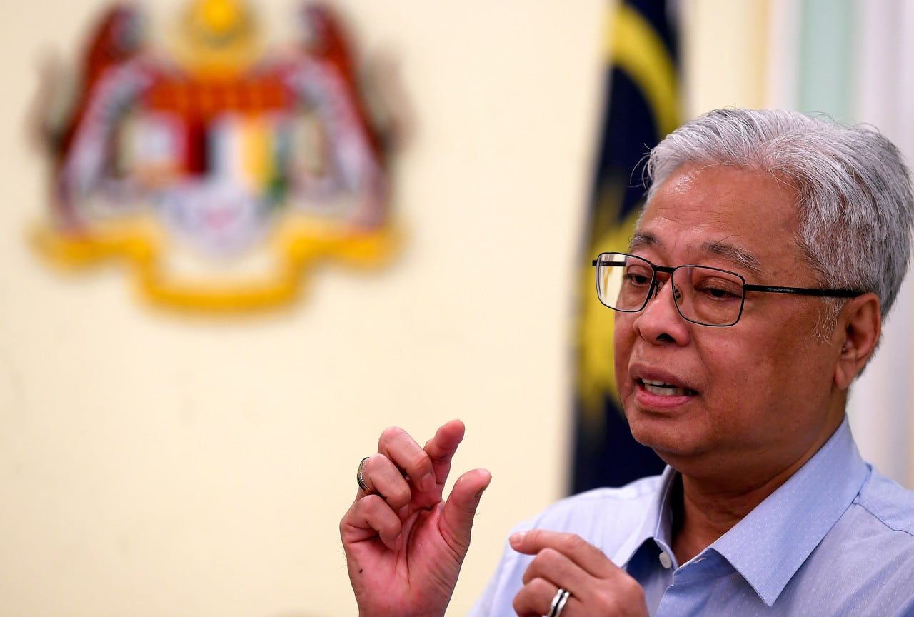 இஸ்லாம் அல்லாதவர்களின் திருமணத்தில் நான்கு பேர்கள் மட்டுமே கலந்து கொள்ள முடியும் !!!