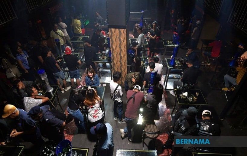 Langgar waktu operasi, premis guna alasan permintaan pelanggan