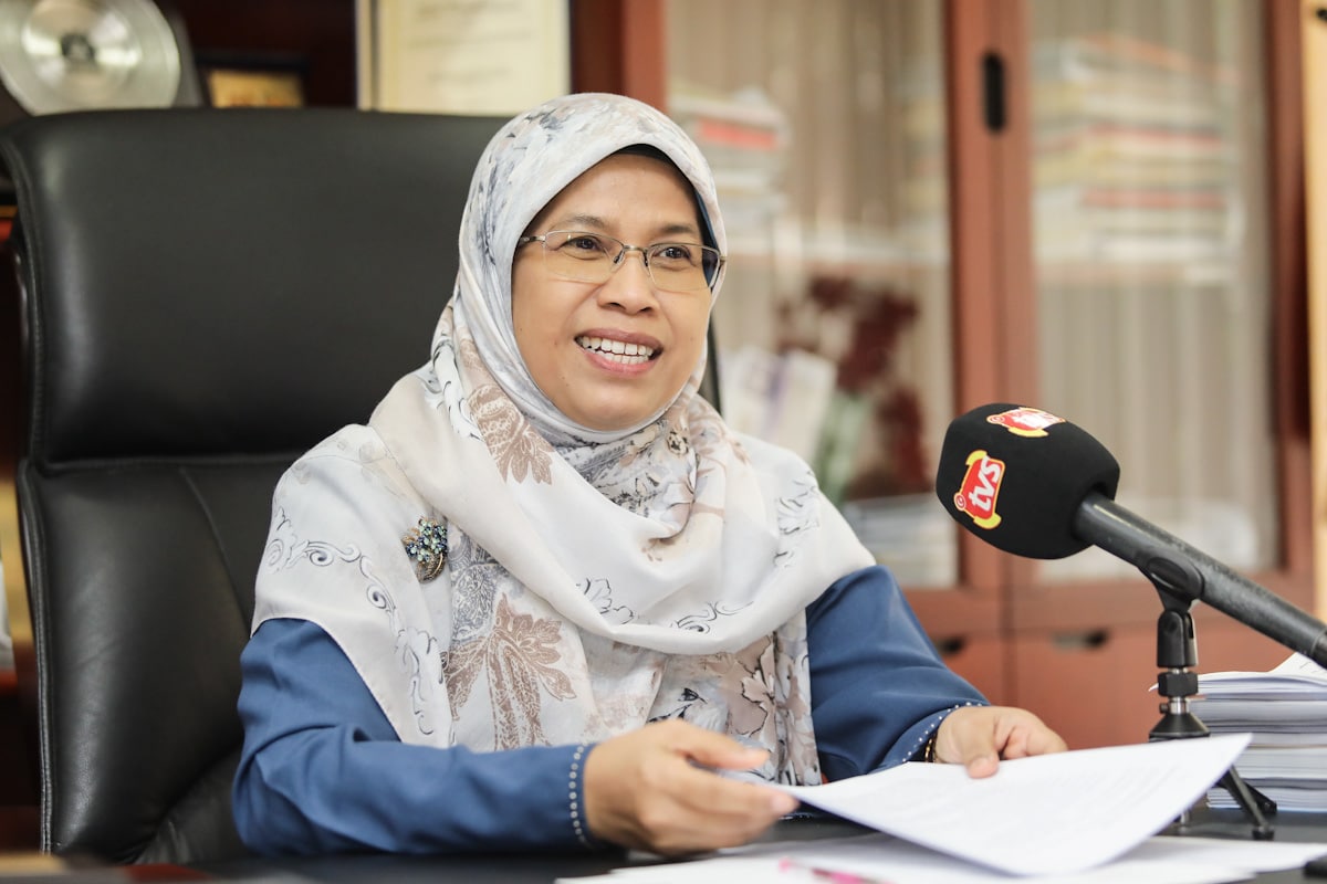 Career counselling helpline to help those facing work-related issues