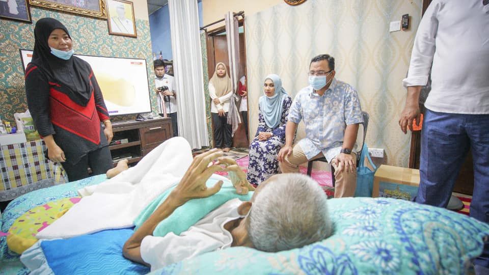 MB santuni penduduk Sungai Tua rai Aidilfitri