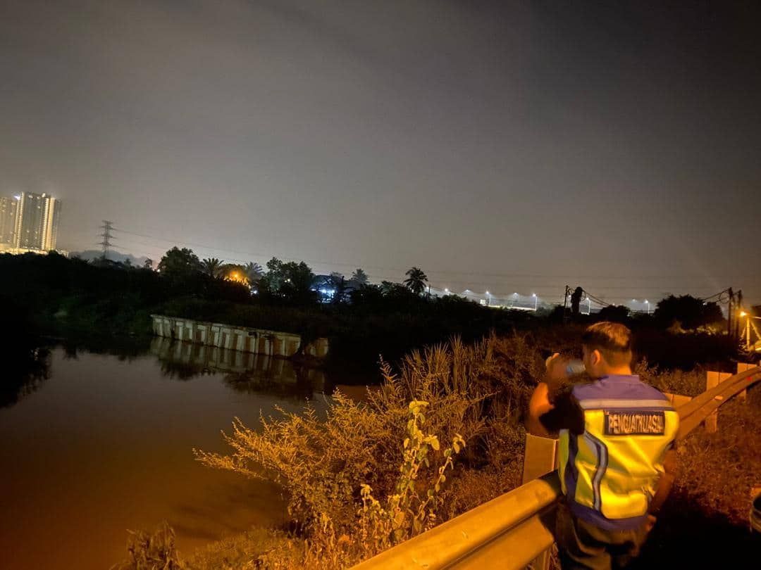 雪州全天候监督敏感区  阻5油渍污染水源危机