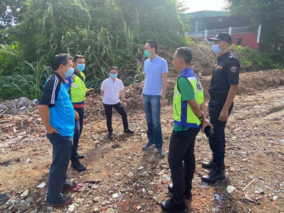 居民举报乱倒垃圾反遭恐吓  欧阳捍华促严惩垃圾虫