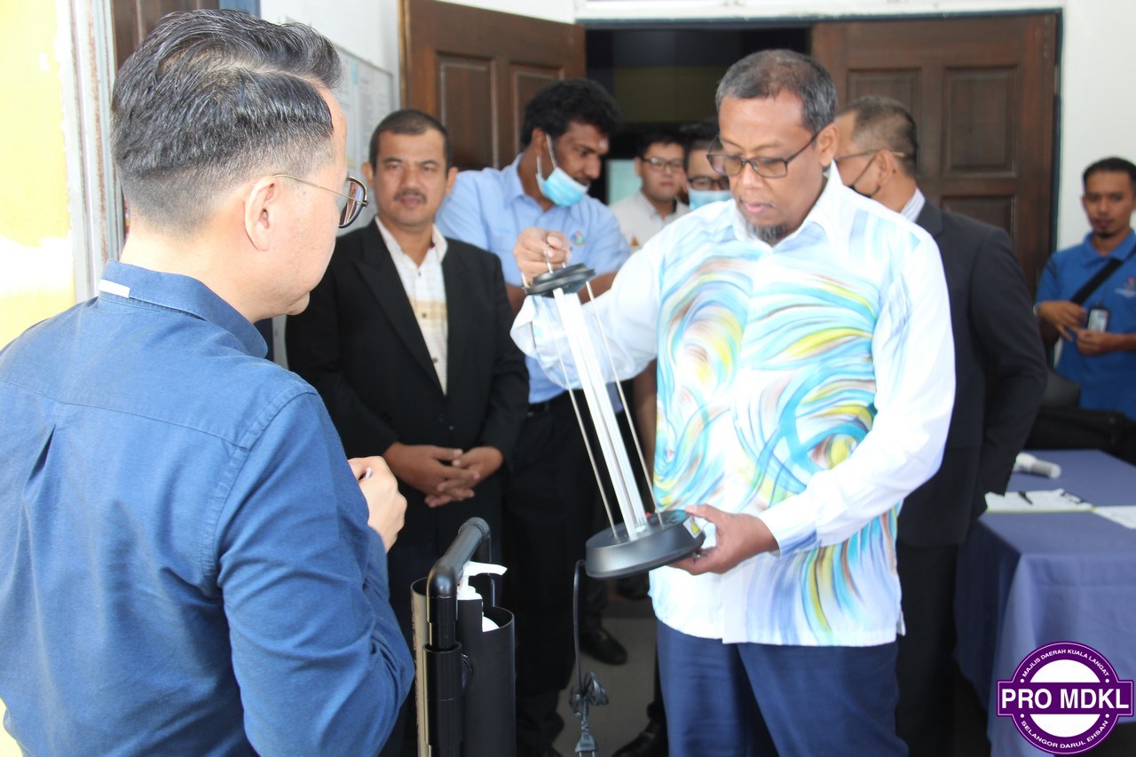 MPKL terima sumbangan alat inovasi pembasmi kuman