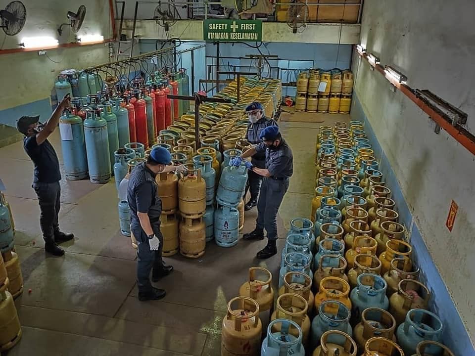 KPDNHEP serbu stor pindah LPG, rampas 307 tong