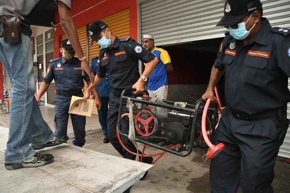 MDKS: Empat premis cuci kereta haram diarah tutup
