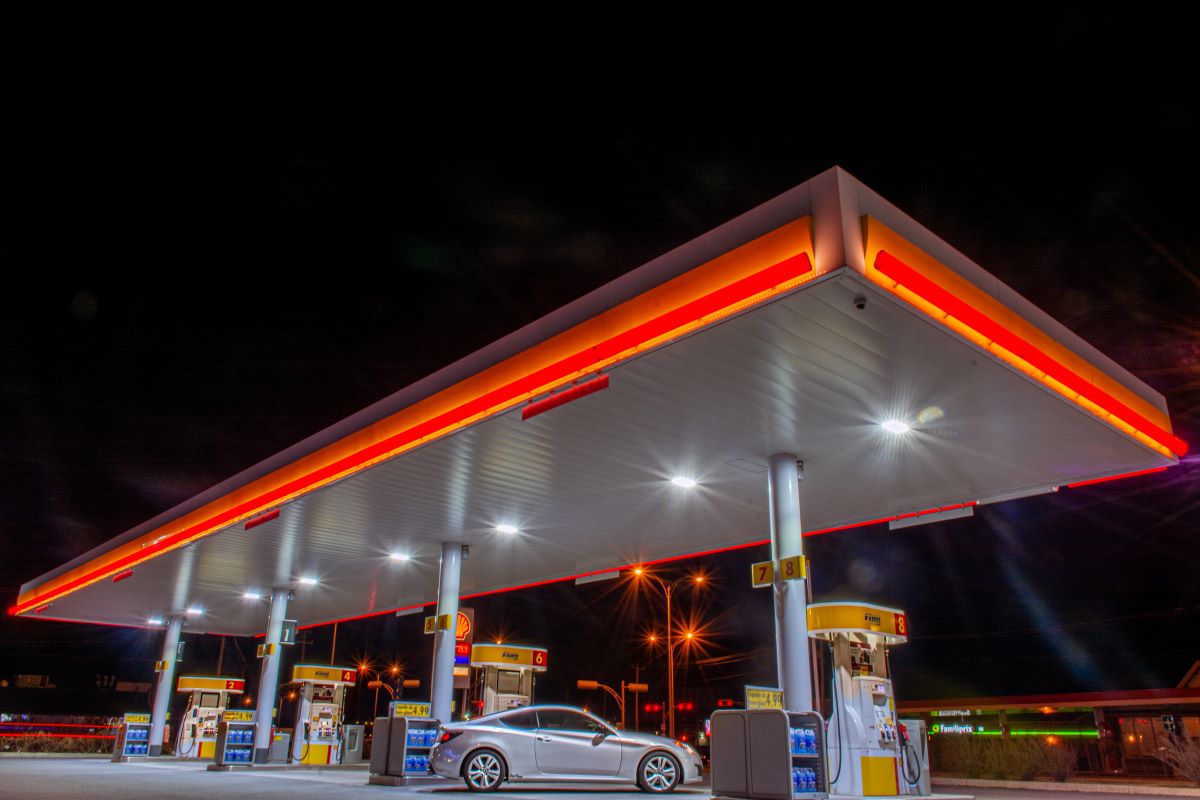 Minister tells petrol station operators to lodge report if threatened by syndicates 
