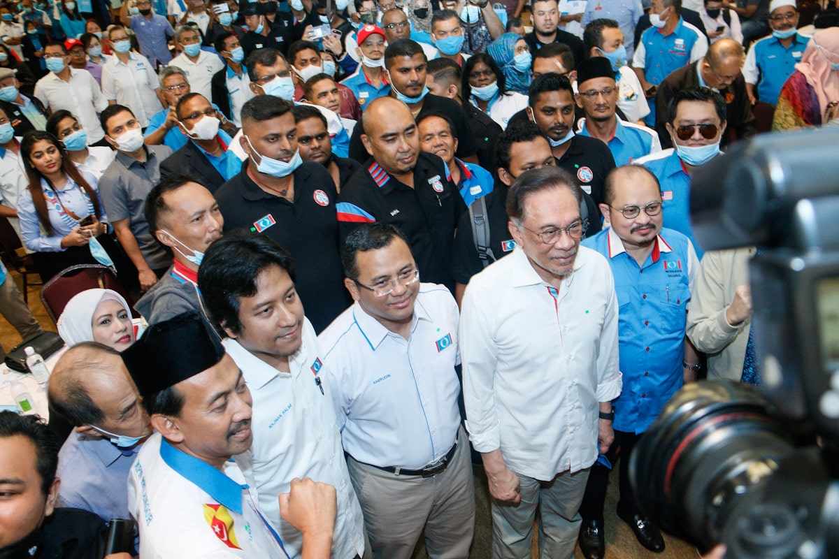 Akar umbi tekad kukuhkan parti, konvensyen KEADILAN bidas pemimpin khianat