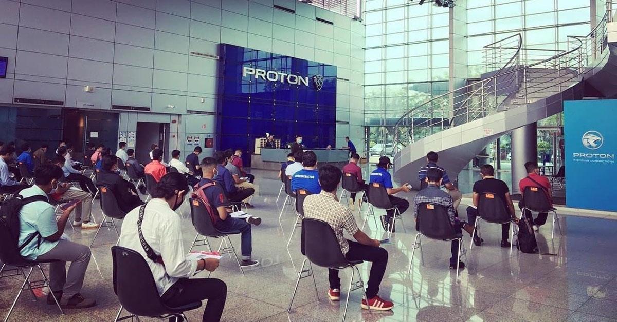 LZS bantu asnaf terjejas kerja di Mydin, Proton