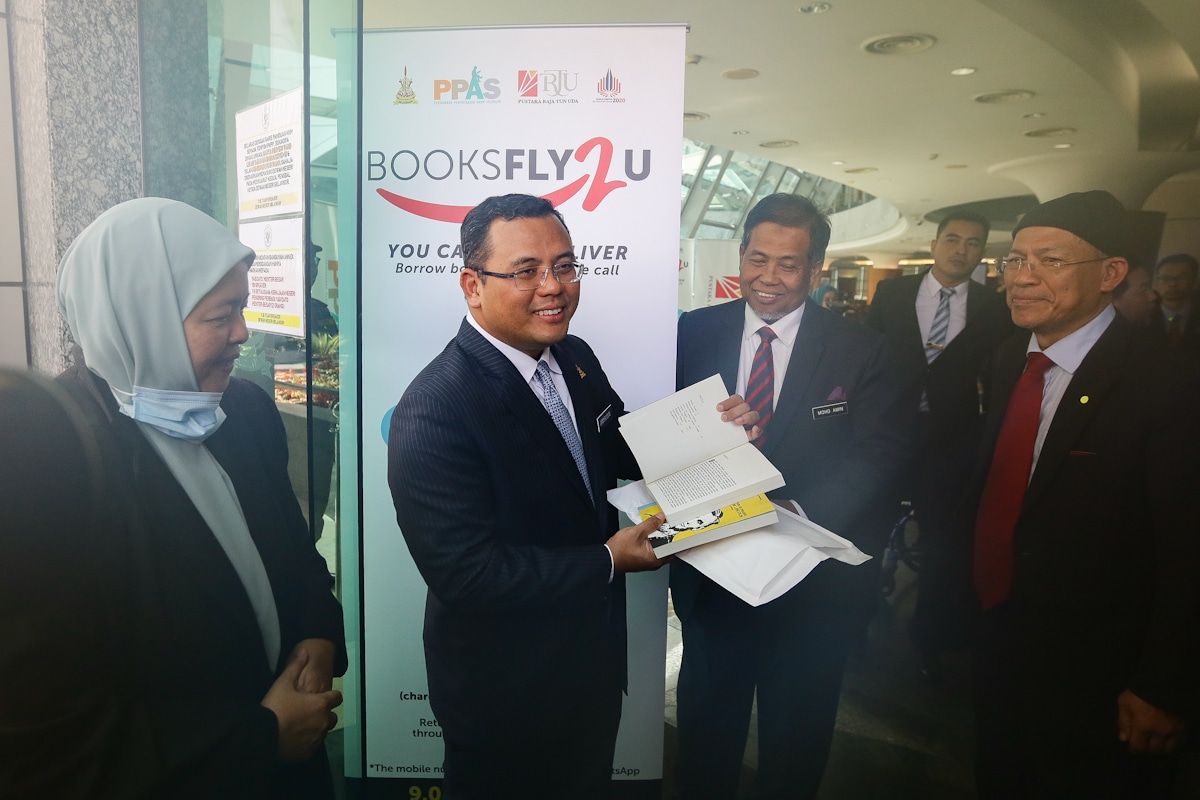MB galak tabiat membaca guna BooksFly2U
