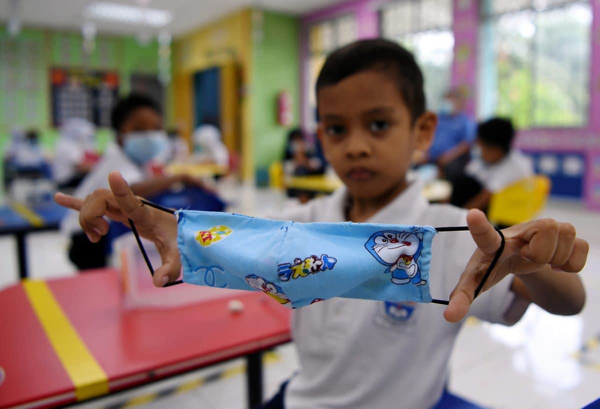Wearing of face masks no longer mandatory on school premises