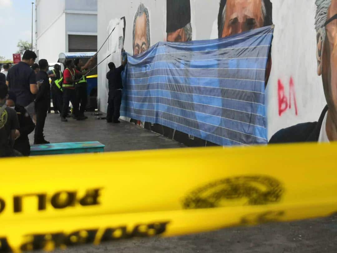 Sultan Selangor murka insiden conteng mural Agong, KP kesihatan