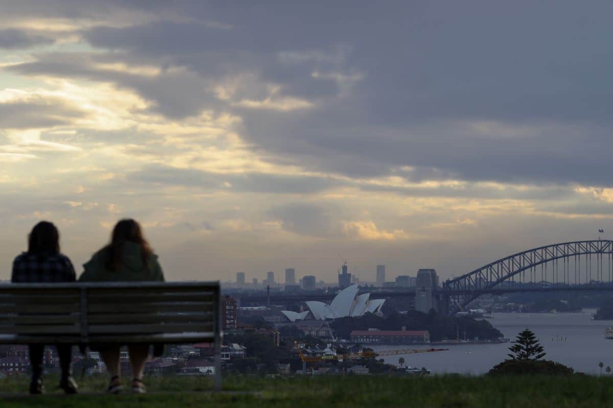 Australia closes state border for first time in 100 years to halt coronavirus