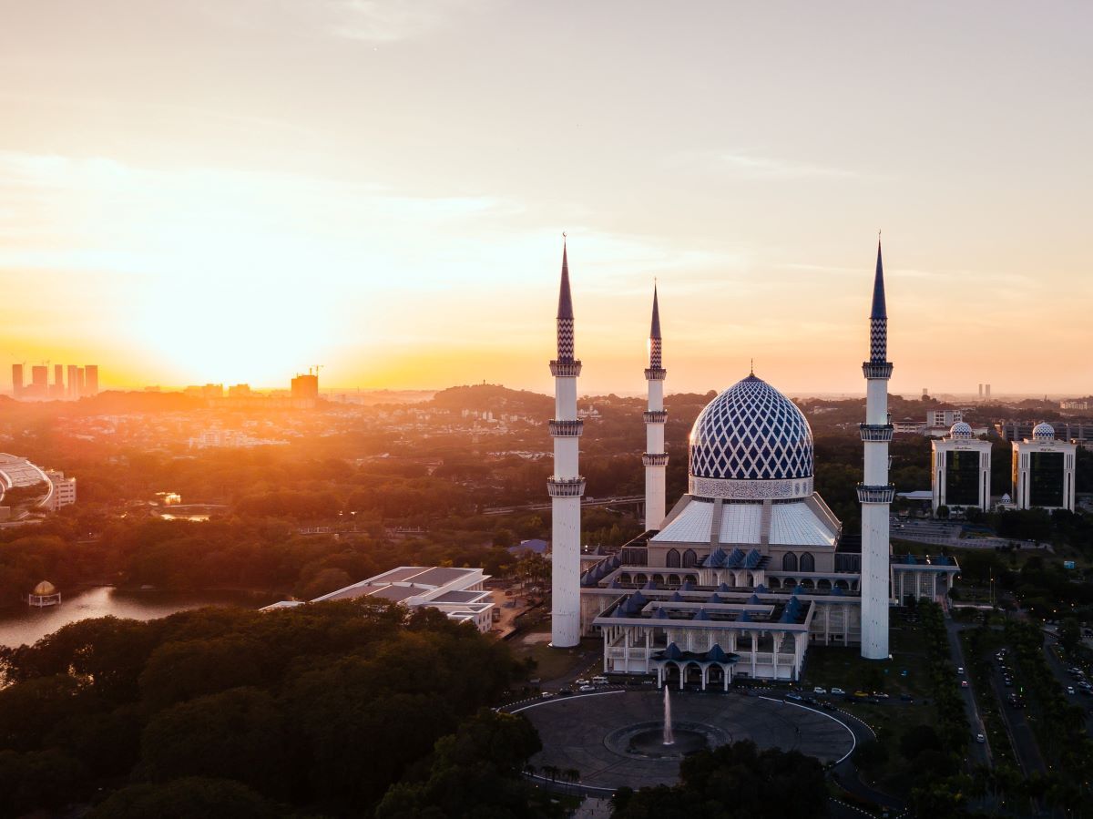 Installation of tents for prayers purposes allowed in mosque, surau compounds — Ismail Sabri