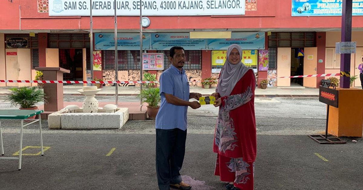 Yide sumbang keperluan asas, wang tunai bantu sekolah terjejas