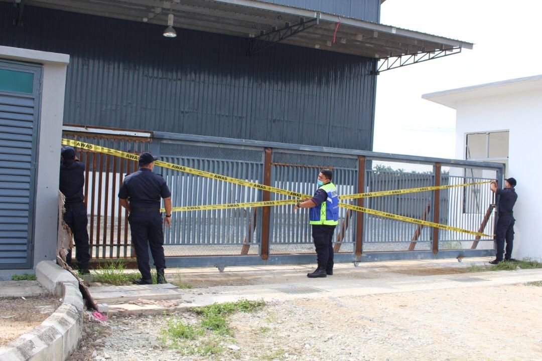 காஜாங் வட்டாரத்தில் 112 சட்டவிரோத தொழிற்சாலைகள் மீது நடவடிக்கை