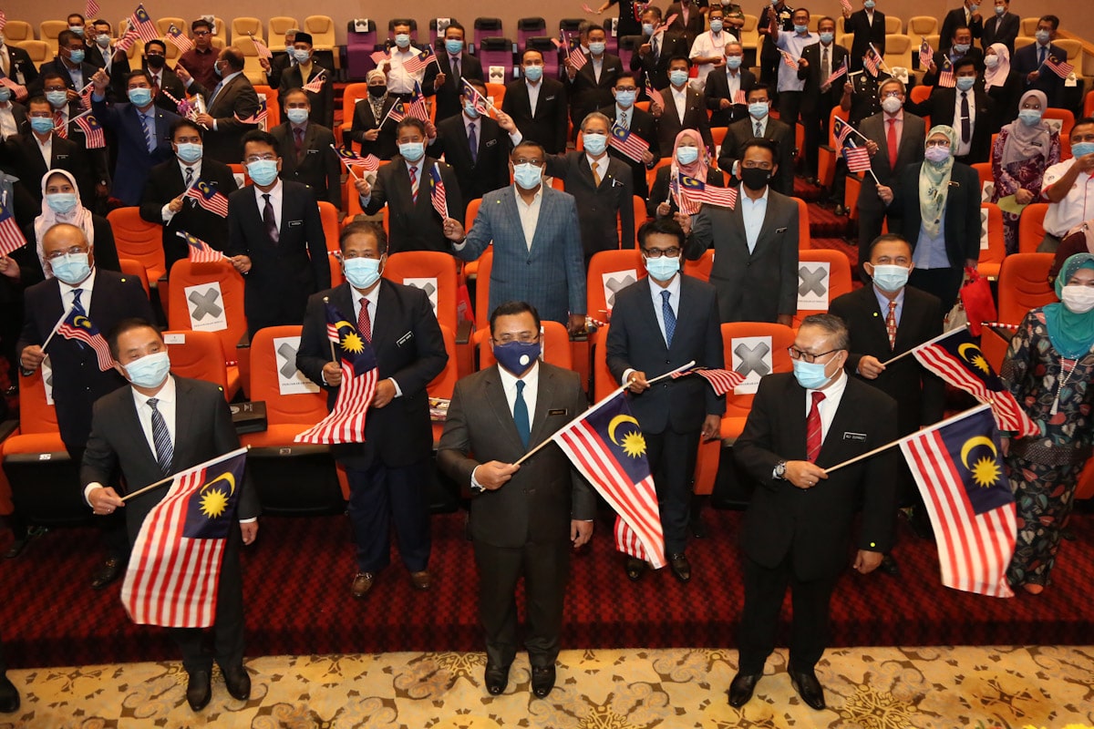 Penjawat awam wajib pakai pelitup muka sejak PKPB Diubahsuai