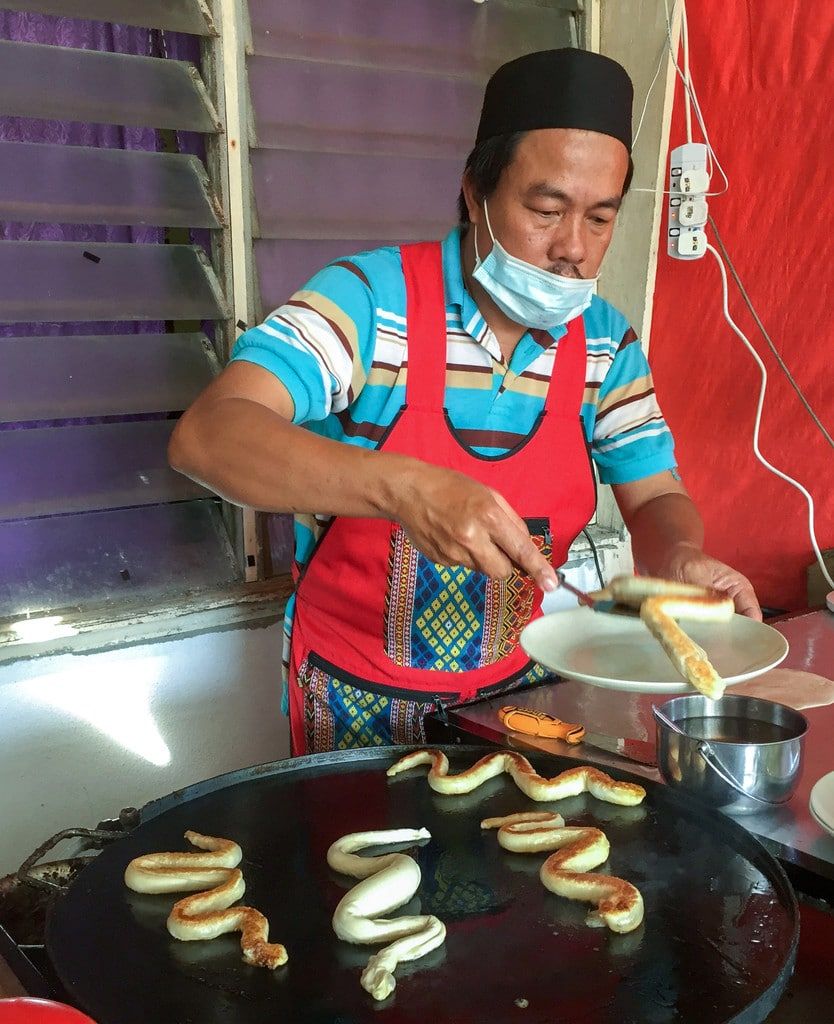 Roti canai ular dapat sambutan, beri rezeki berganda