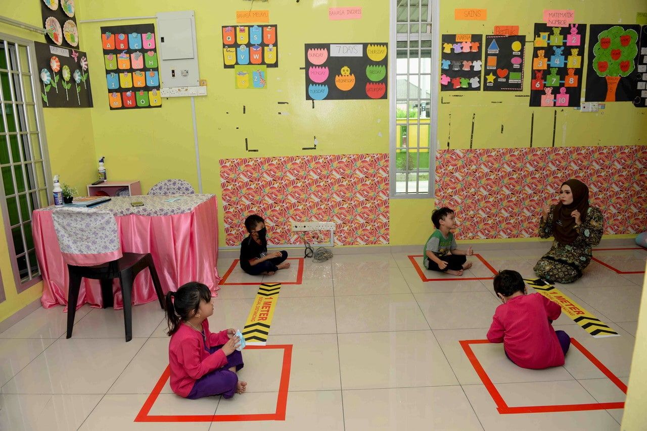 பொருளாதார சூழ்நிலையில் மக்கள் தொகை குறைவாகவே உள்ளது !!!