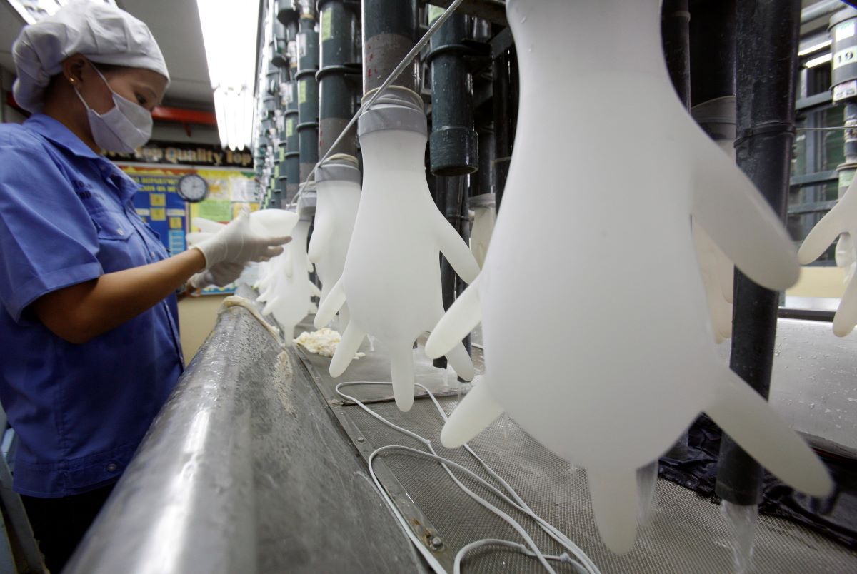 Natural rubber output eases 14.8 pct month-on-month in Nov 2020