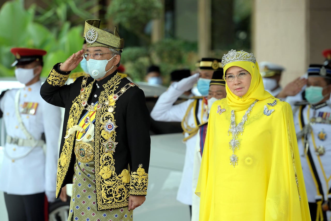 Agong, permaisuri zahir takziah pemergian dua bekas atlet wanita negara