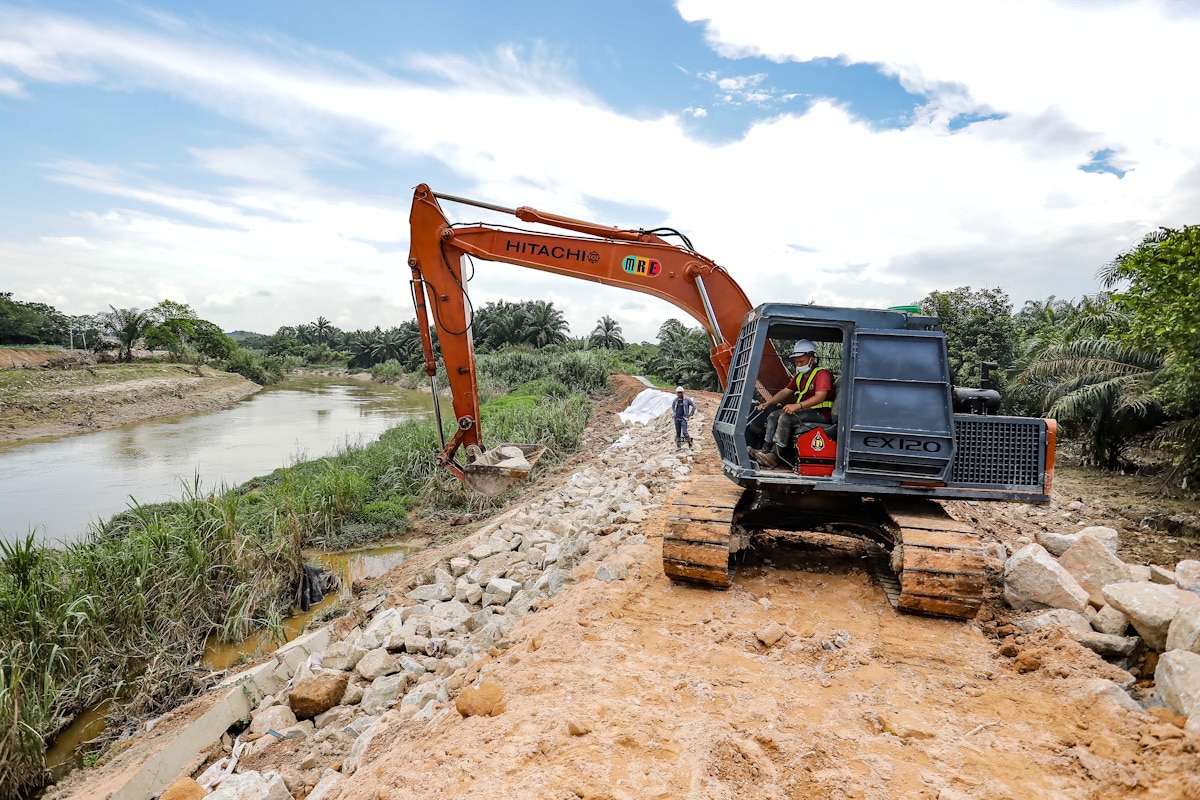 RM19.1 mln to repair Sungai Langat flood retention wall