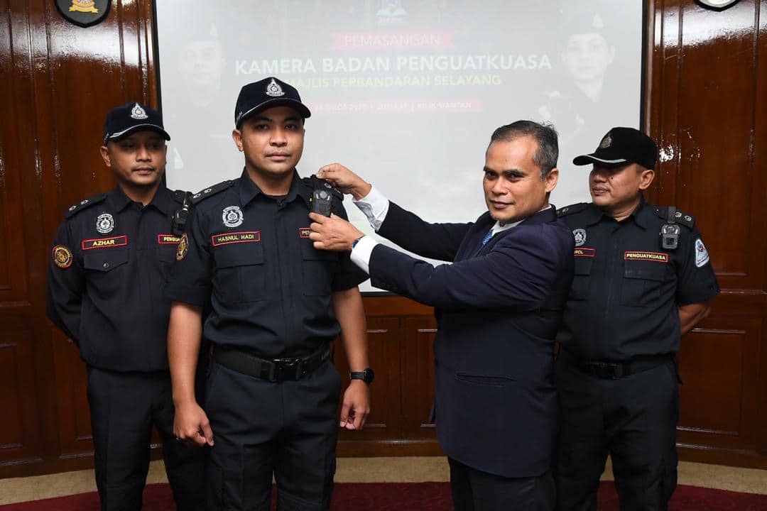 EXCO: Penguat kuasa enam PBT guna kamera badan