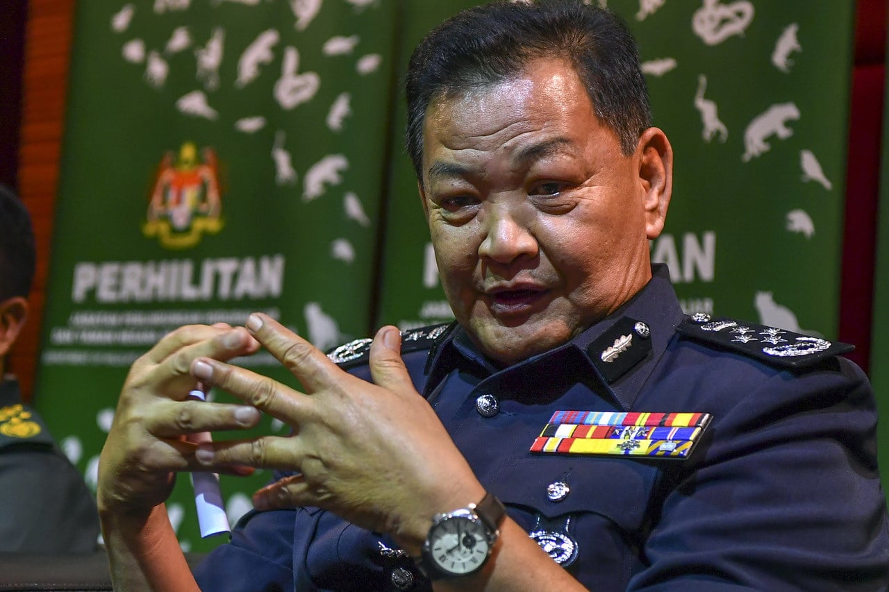 Polis tarik balik syarat memburu 3,500 lesen senjata api