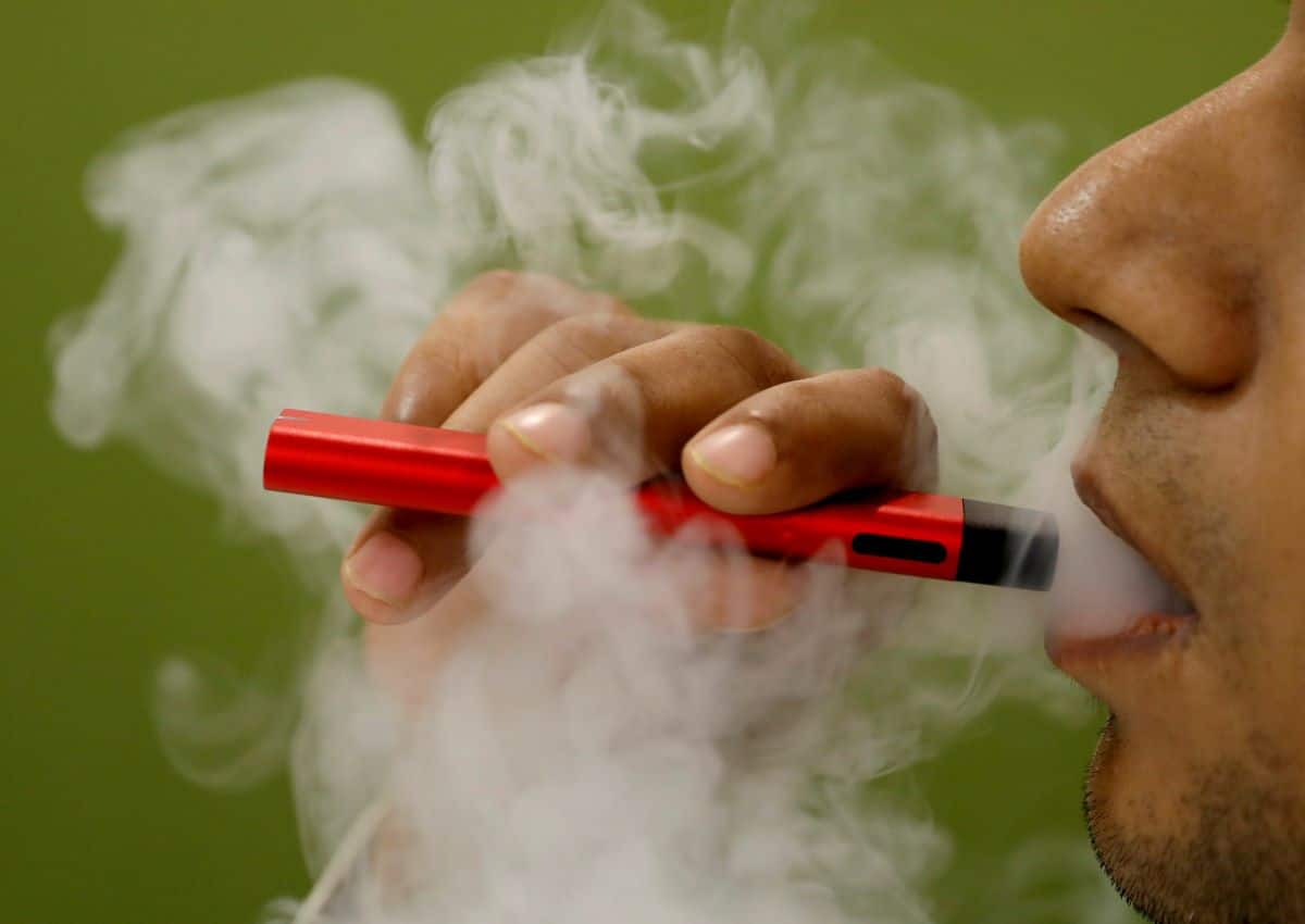 Authorities urged to act against traders selling cigarettes, vapes resembling stationery