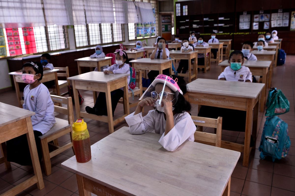 Under-12 pupils can wear face shield instead of mask - Ismail Sabri